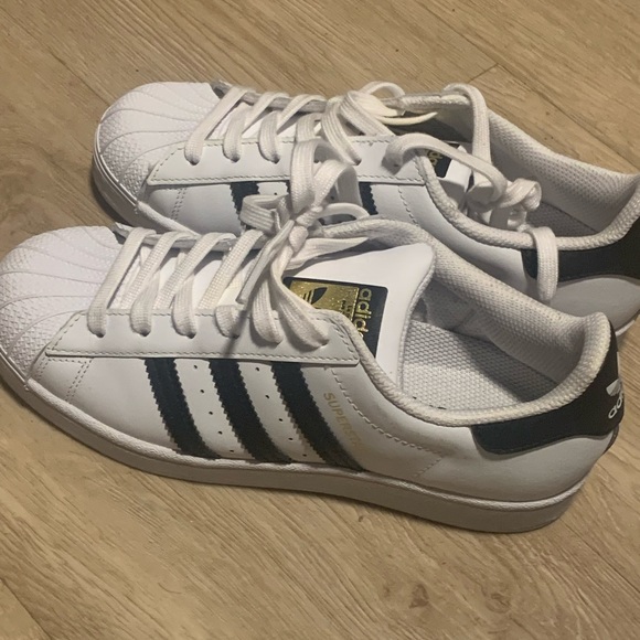 Girls Adidas. Worn once. Comes with or without the box. Purchased from macys - Picture 1 of 4